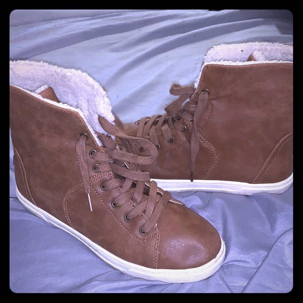 Fur lined sneaker boot/ Chestnut color